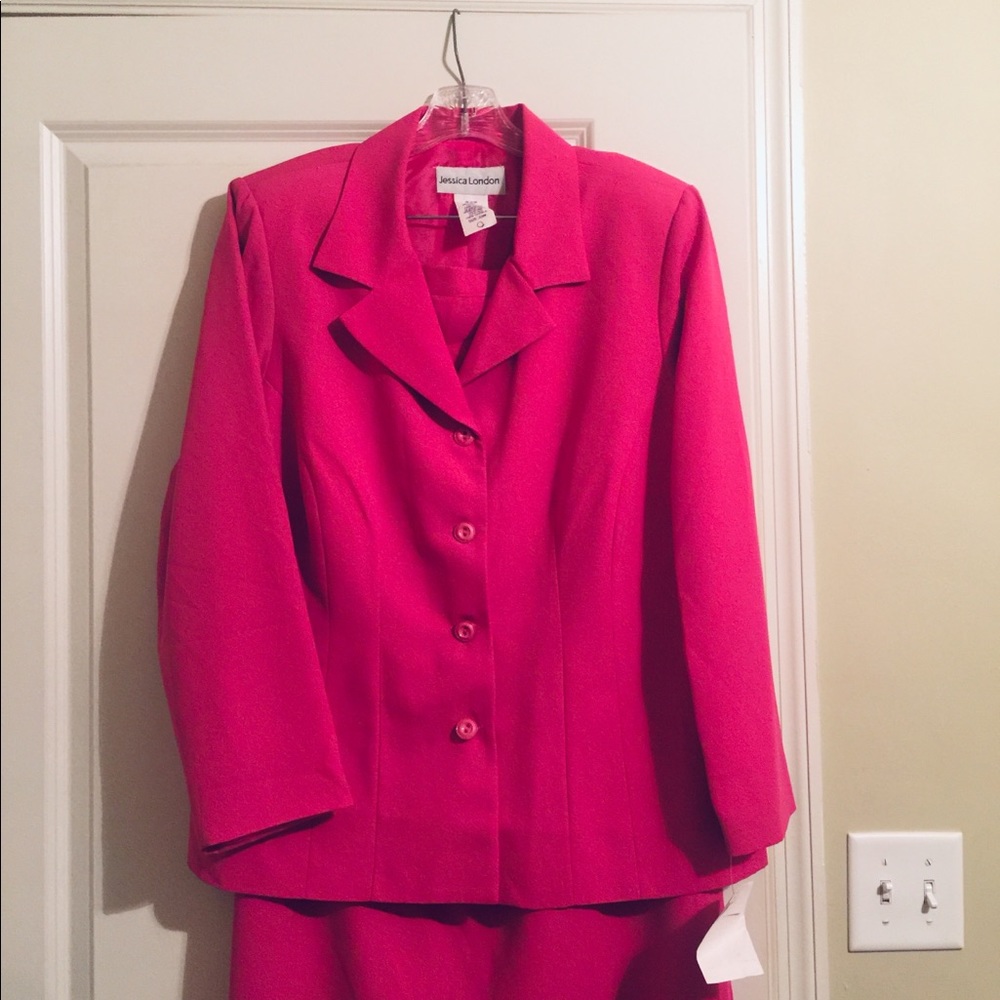 Never worn, 2 piece skirt suit